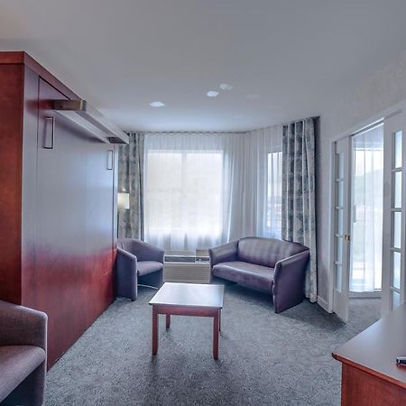 Quality Suites Sainte-Anne-de-Beaupré Esterno foto