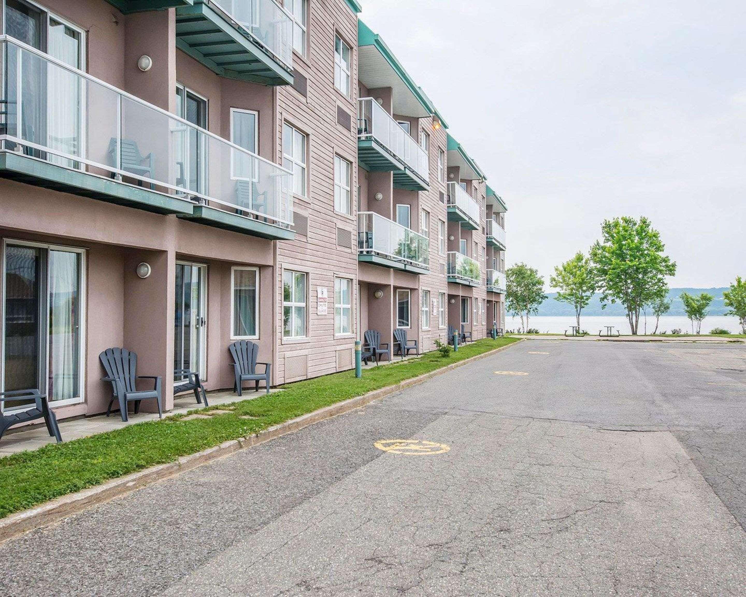 Quality Suites Sainte-Anne-de-Beaupré Esterno foto